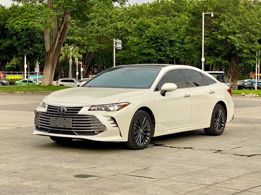 Купить Toyota Avalon