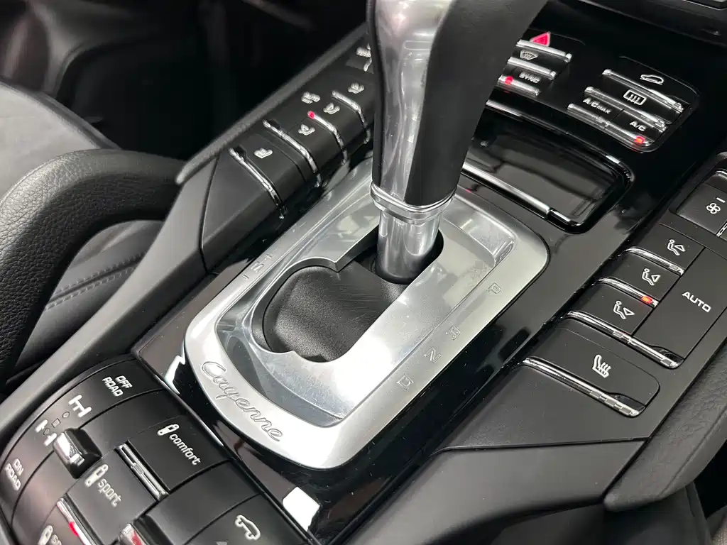 Porsche Cayenne — миниатюра 35