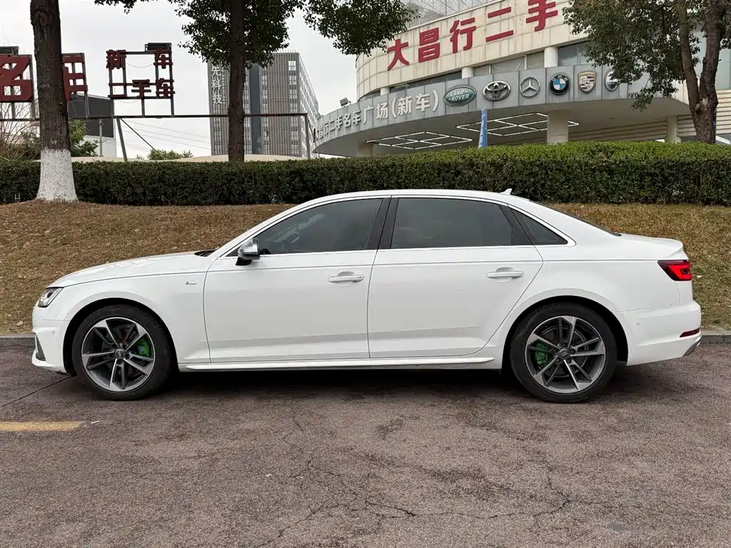 AUDI A4L
