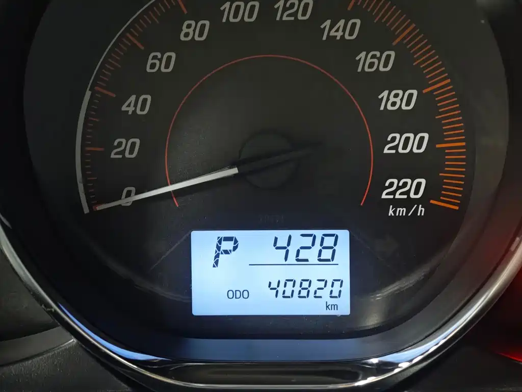 TOYOTA YARIS L ZHIXUAN