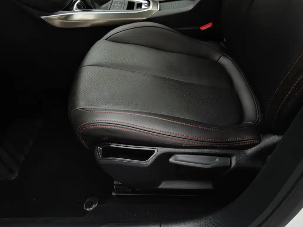 Peugeot 408 — миниатюра 20
