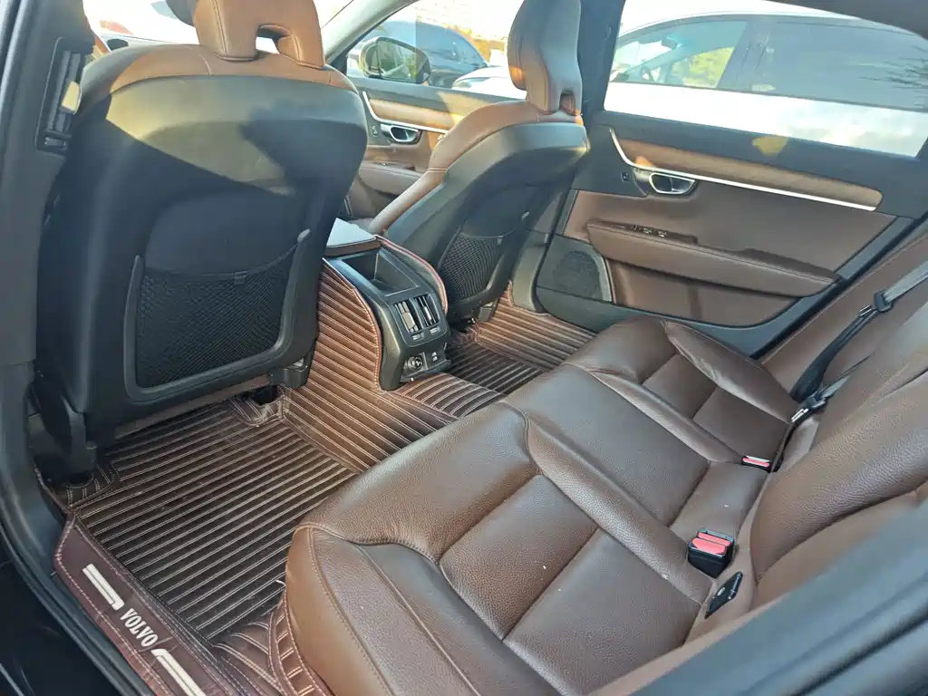 Volvo S90 — миниатюра 7