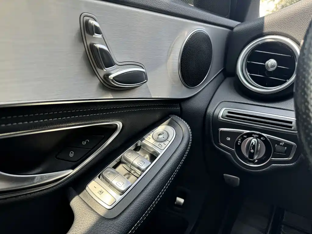 Mercedes-Benz C-Class — миниатюра 15