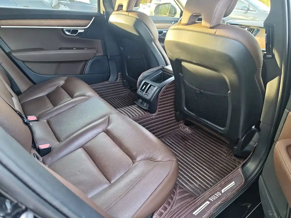 Volvo S90 — миниатюра 11