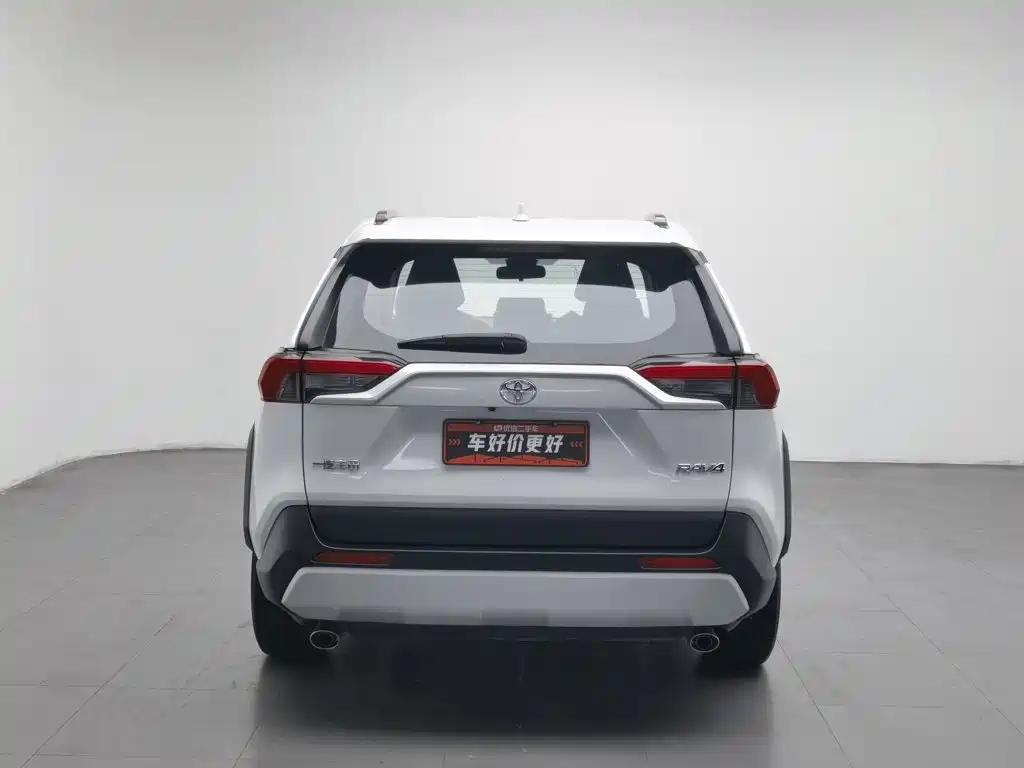 Toyota RAV4 — миниатюра 4