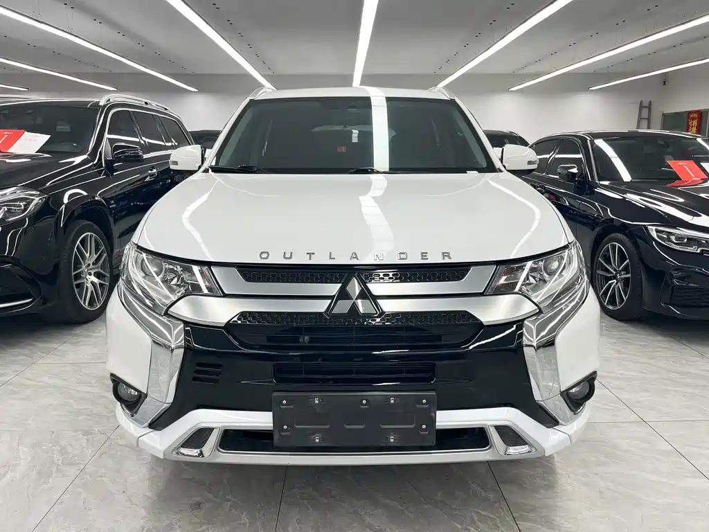 Mitsubishi Outlander — миниатюра 2