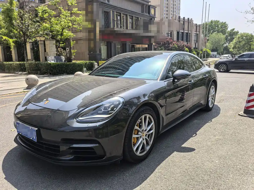 Porsche Panamera 2021