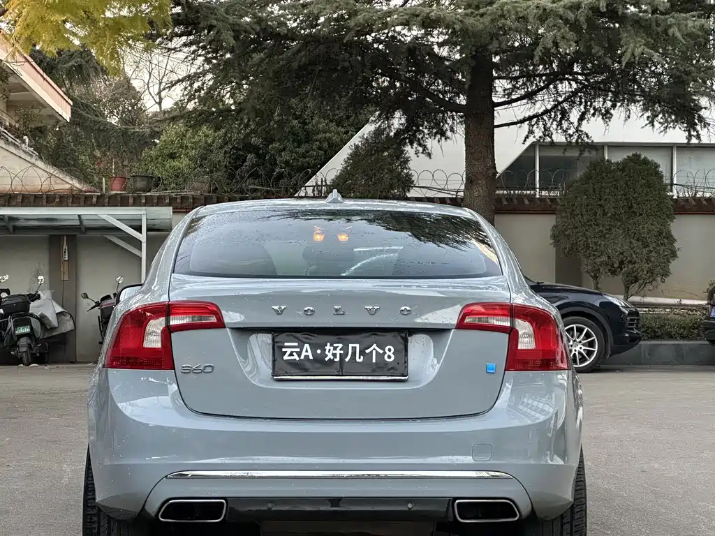 VOLVO S60