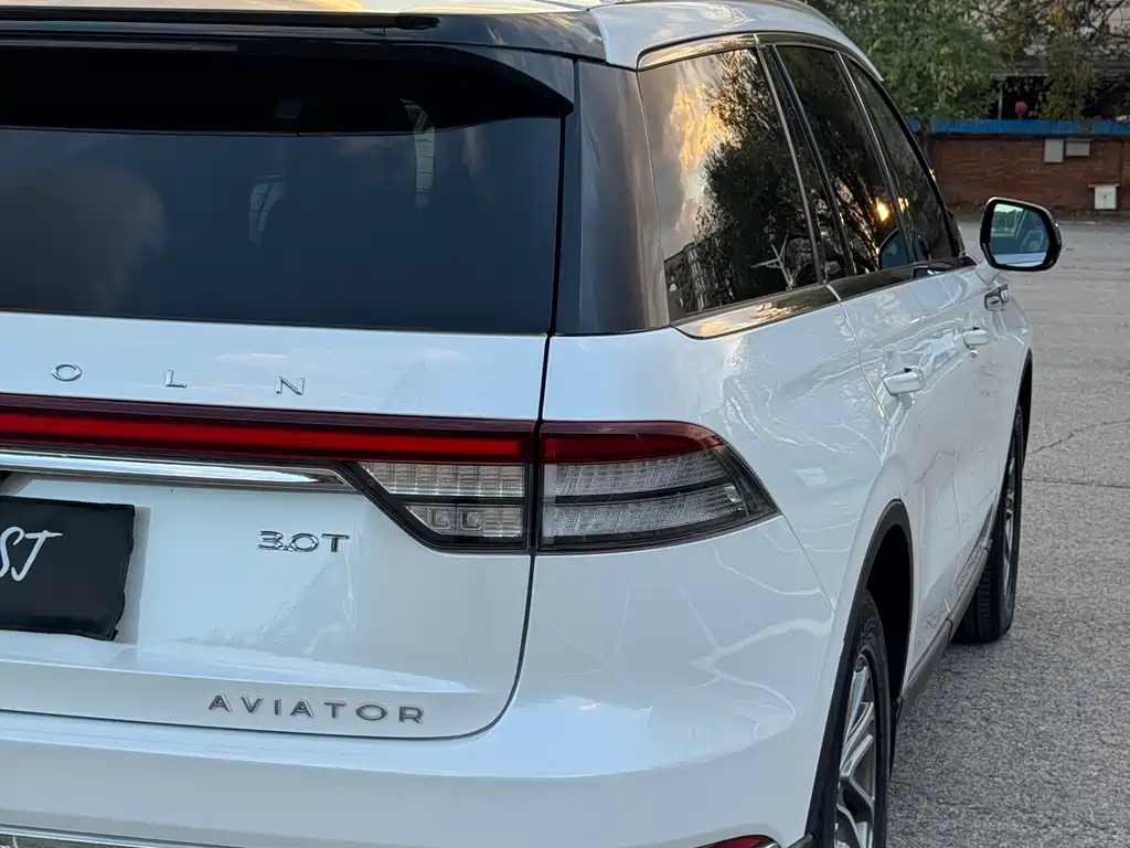 Lincoln Aviator — миниатюра 8