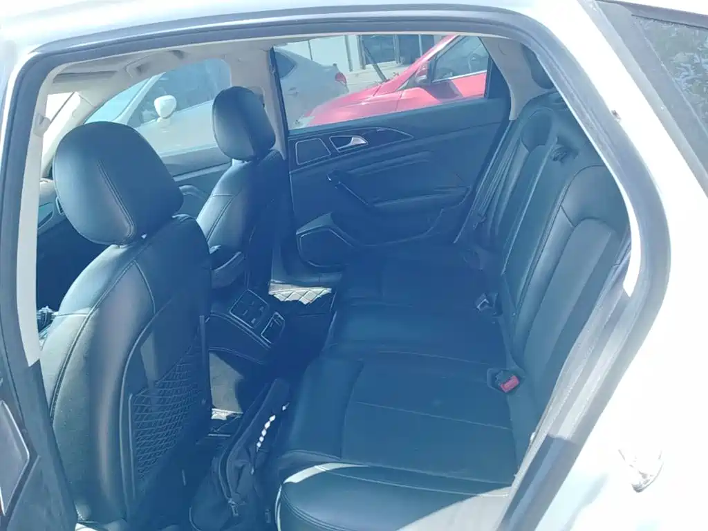 Zotye Zotye Z700 — миниатюра 17