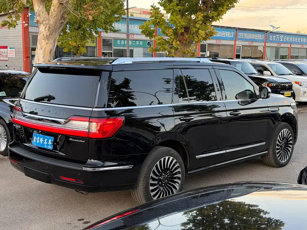 Lincoln Navigator — миниатюра 4