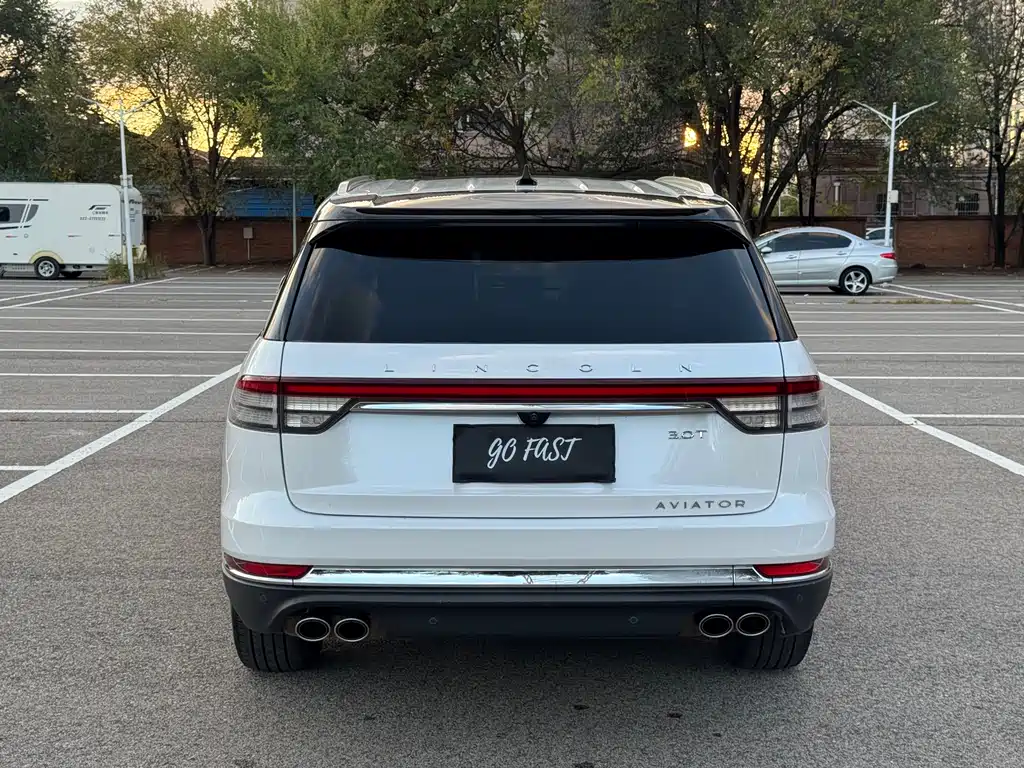 Lincoln Aviator — миниатюра 4