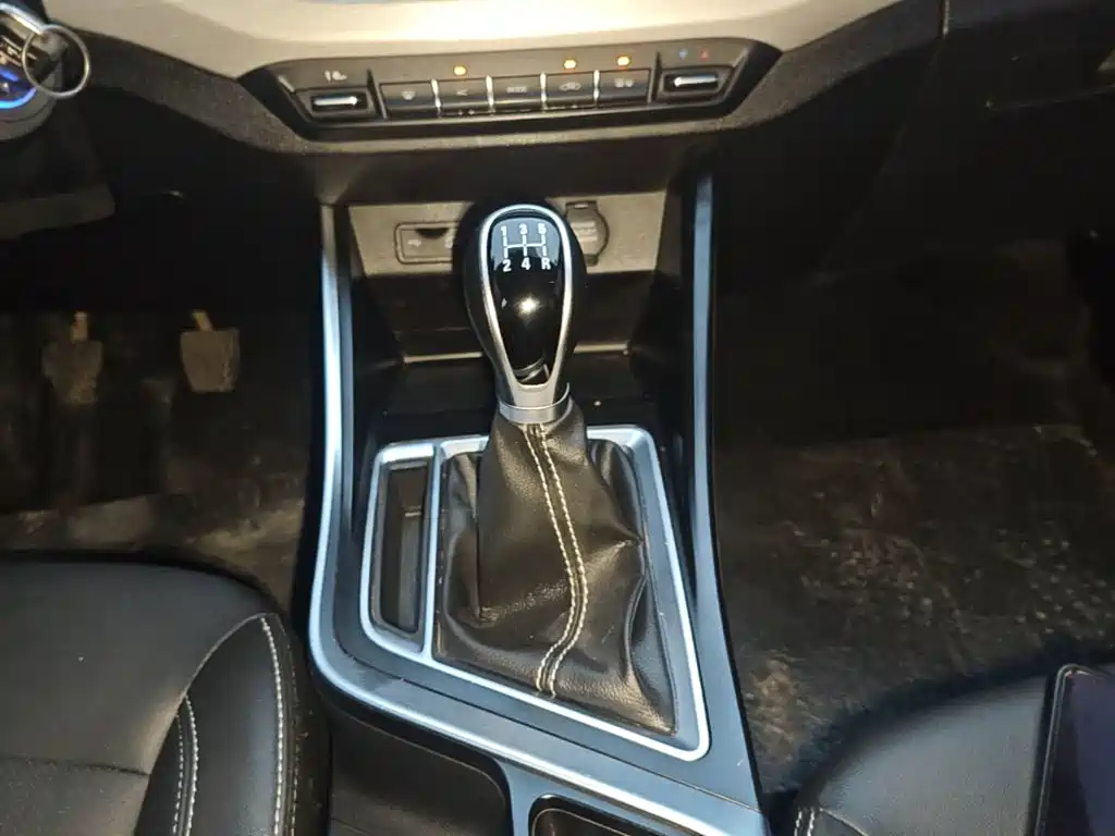 Geely Vision X3 — миниатюра 14