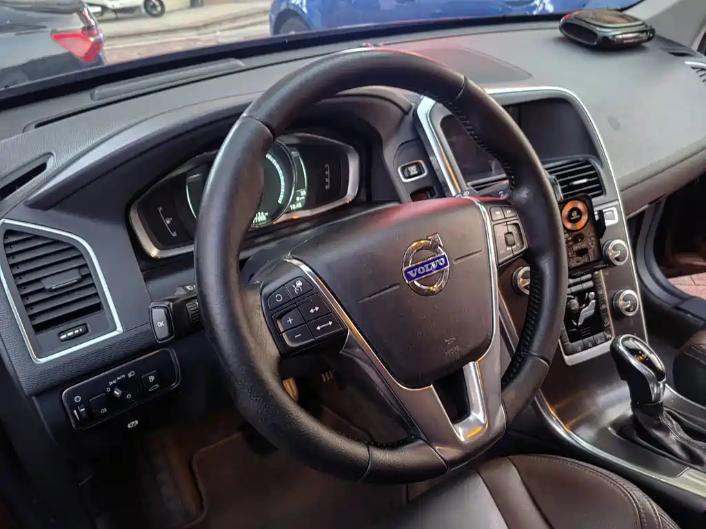 Volvo XC60 — миниатюра 8