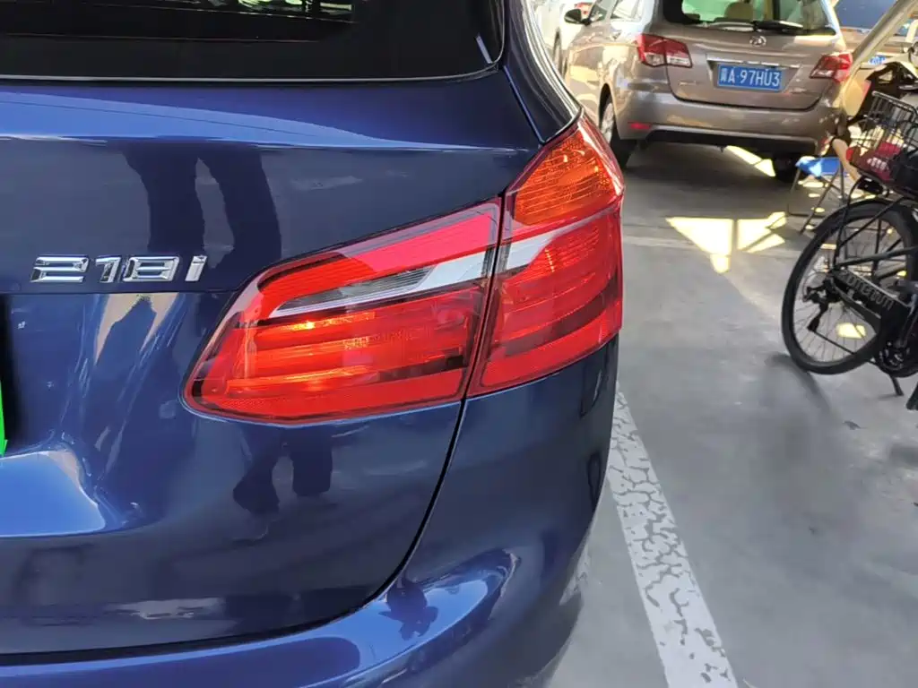 BMW 2 Series Active Tourer — миниатюра 8