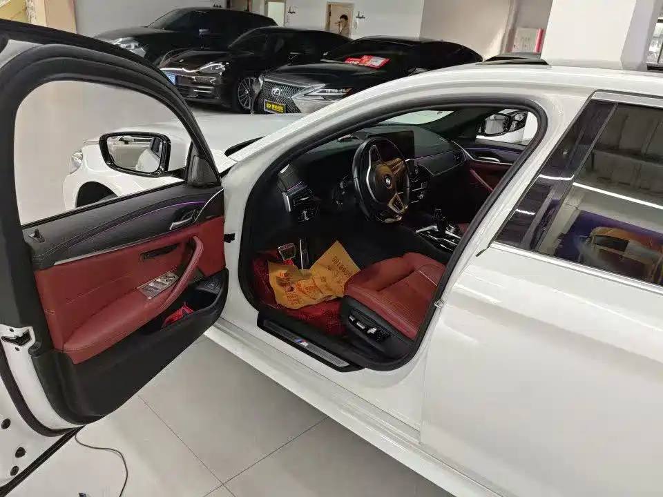 BMW 5 Series — миниатюра 6
