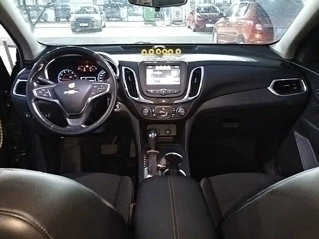 Chevrolet Equinox — миниатюра 10
