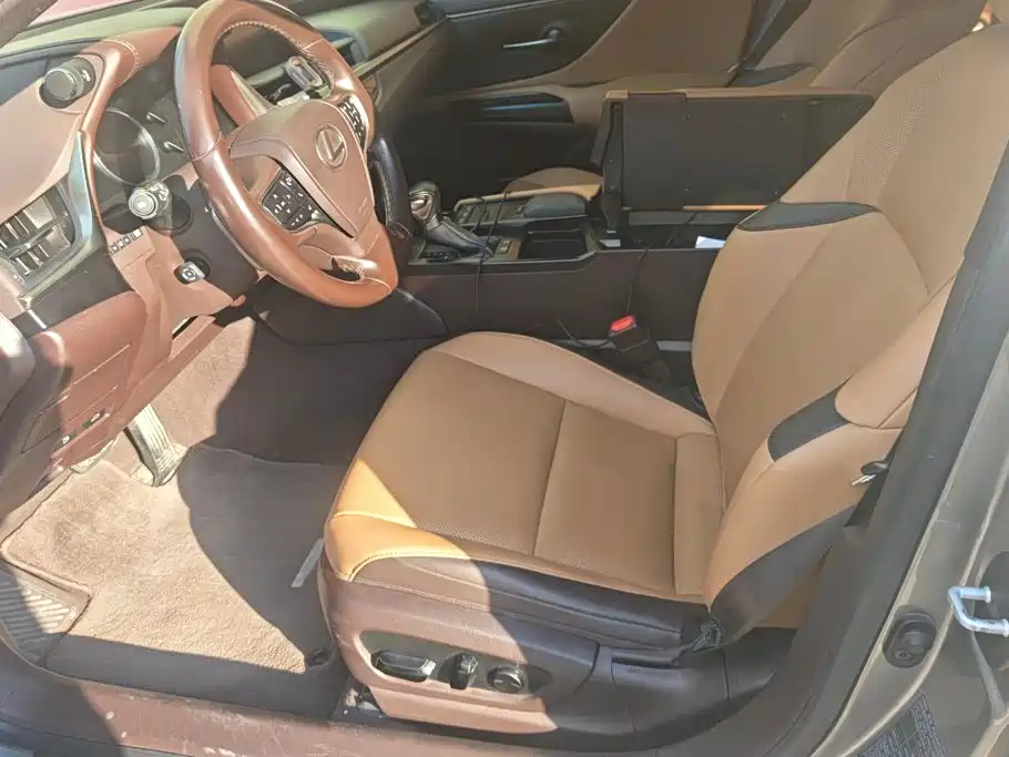 Lexus ES — миниатюра 9