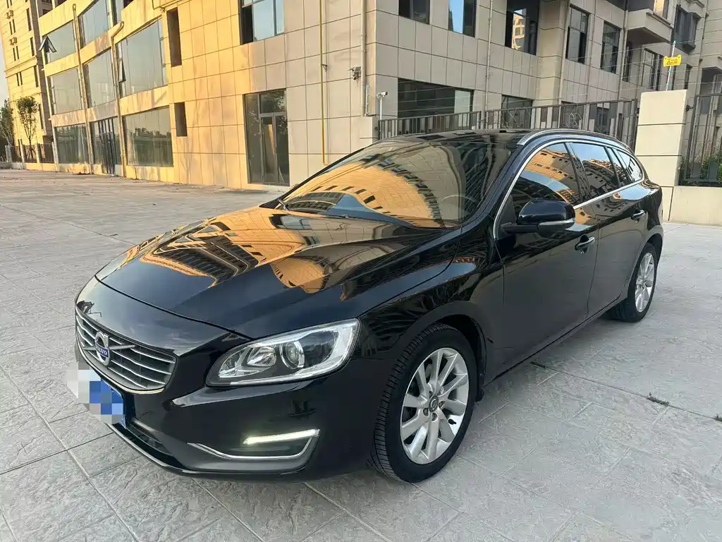 Купить Volvo V60