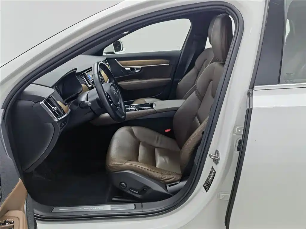 VOLVO S90 PLUG IN HYBRID