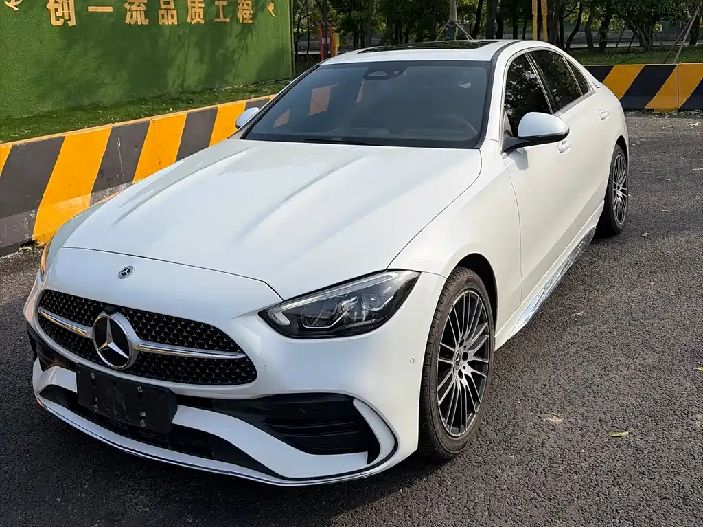Mercedes-Benz C-Class 2024