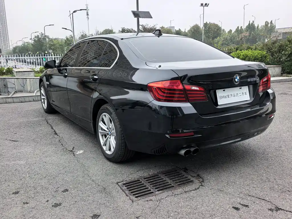 BMW 5 Series — миниатюра 8