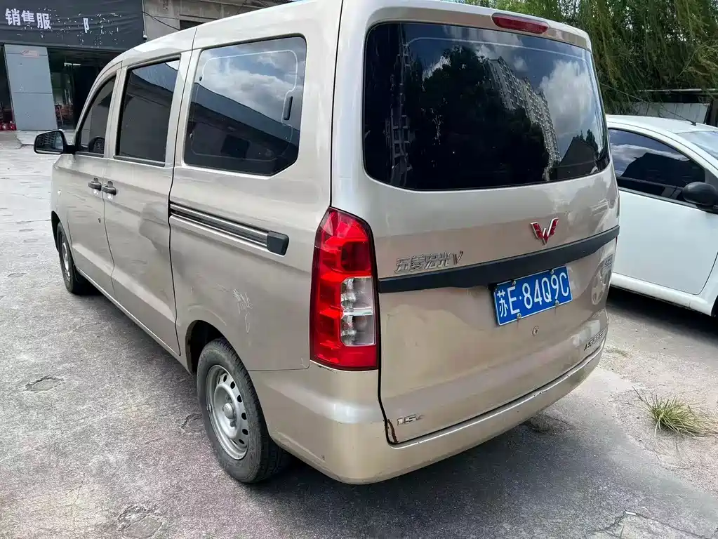 Wuling Hongguang V — миниатюра 3
