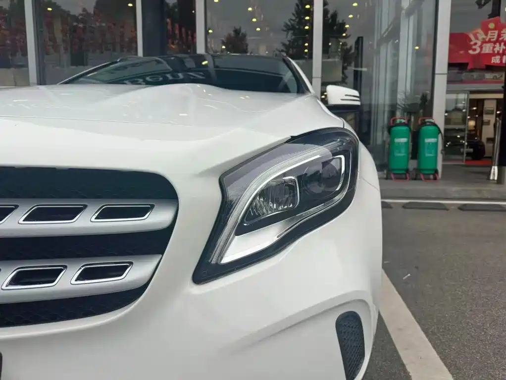 Mercedes-Benz GLA — миниатюра 10