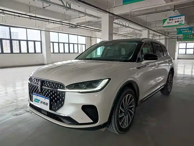 LINCOLN ADVENTURER 2024