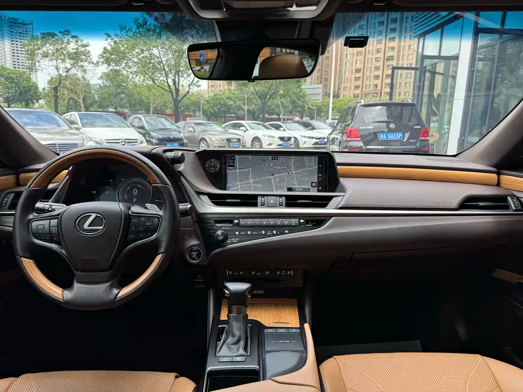 Lexus ES — миниатюра 10