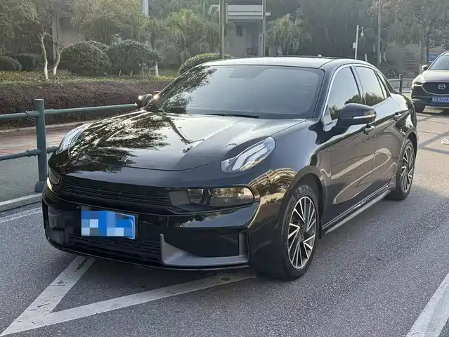 2020 Lynk & Co 03