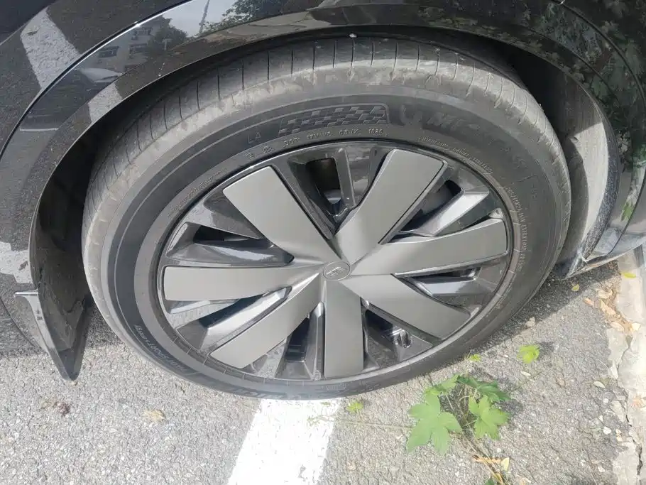 Li Auto Li L9 — миниатюра 6