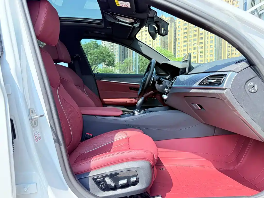 BMW 5 Series — миниатюра 22