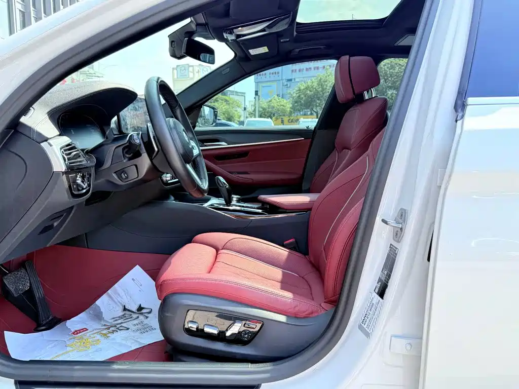 BMW 5 Series — миниатюра 13