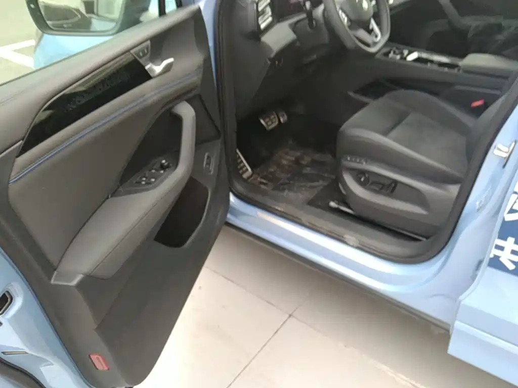 Volkswagen Tiguan L — миниатюра 16