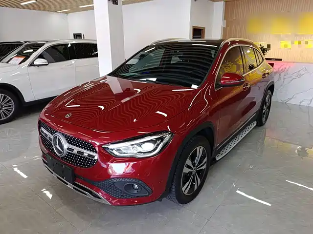 MERCEDES-BENZ  GLA