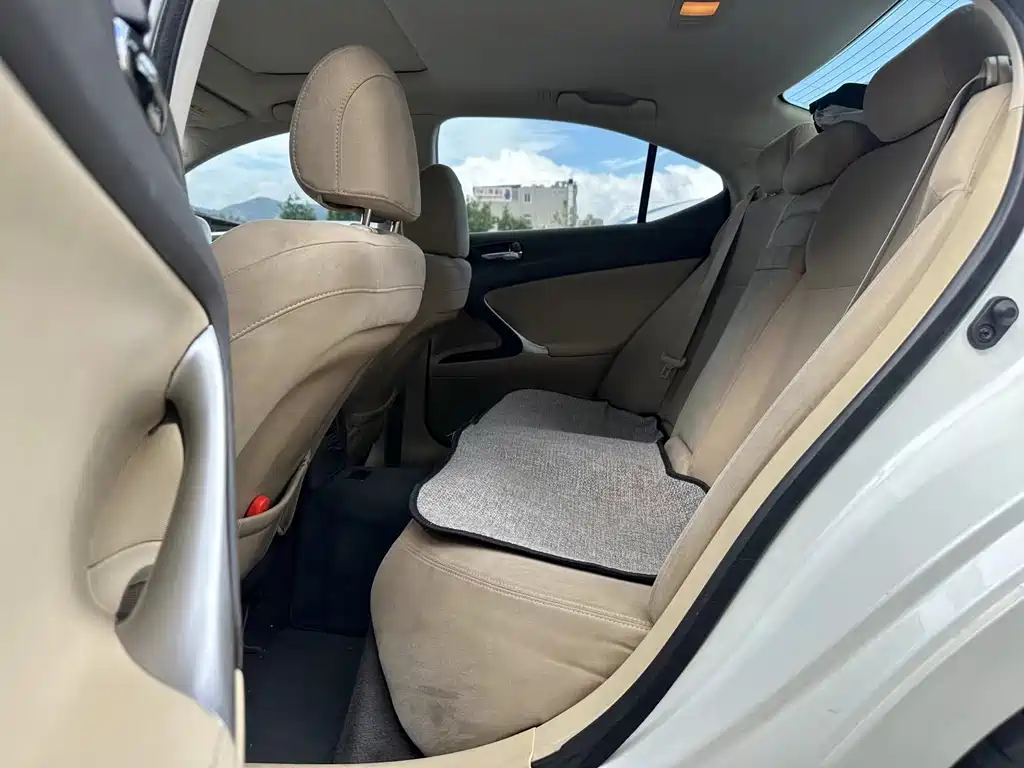 Lexus IS — миниатюра 9