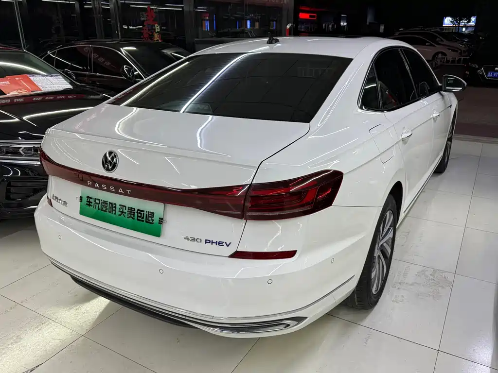 Volkswagen Passat PHEV — миниатюра 13