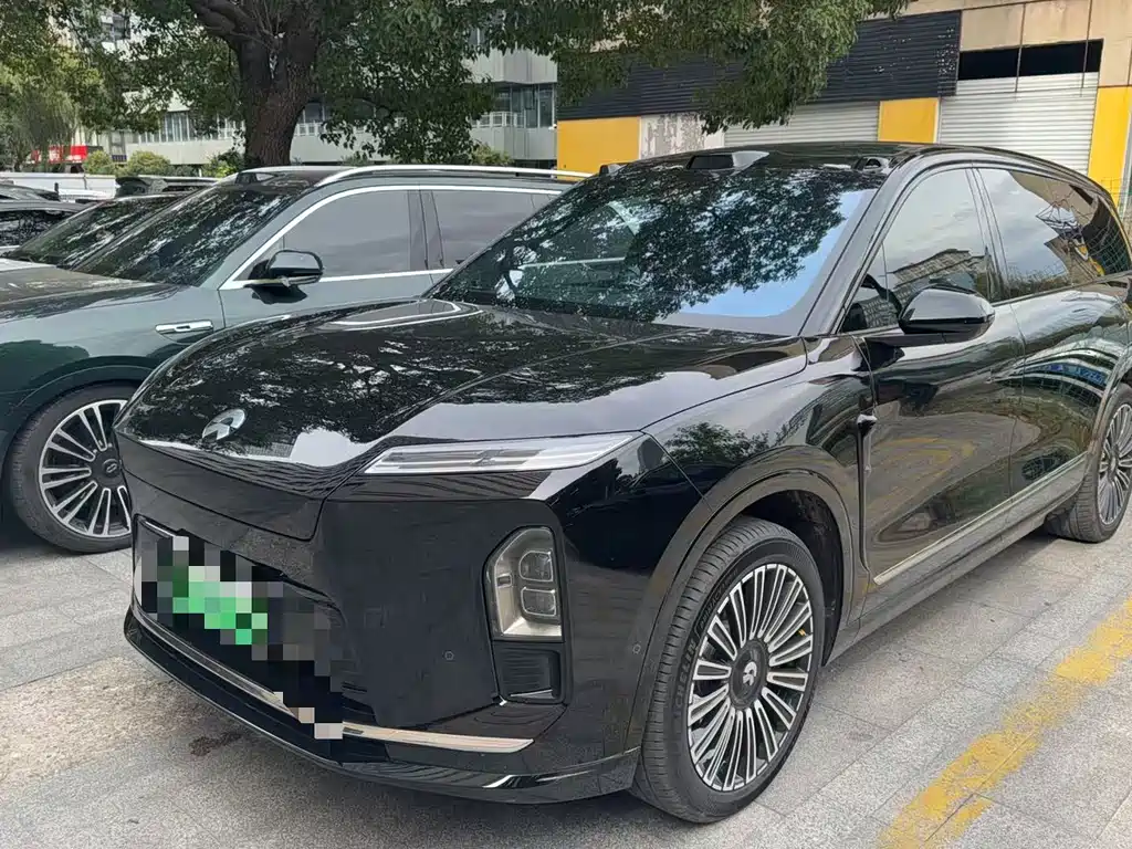 NIO ES8