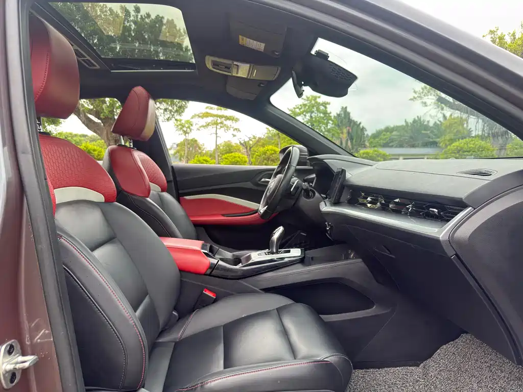 MG MG5 300TGI DCT Young Luxury Flagship Edition, фото 13