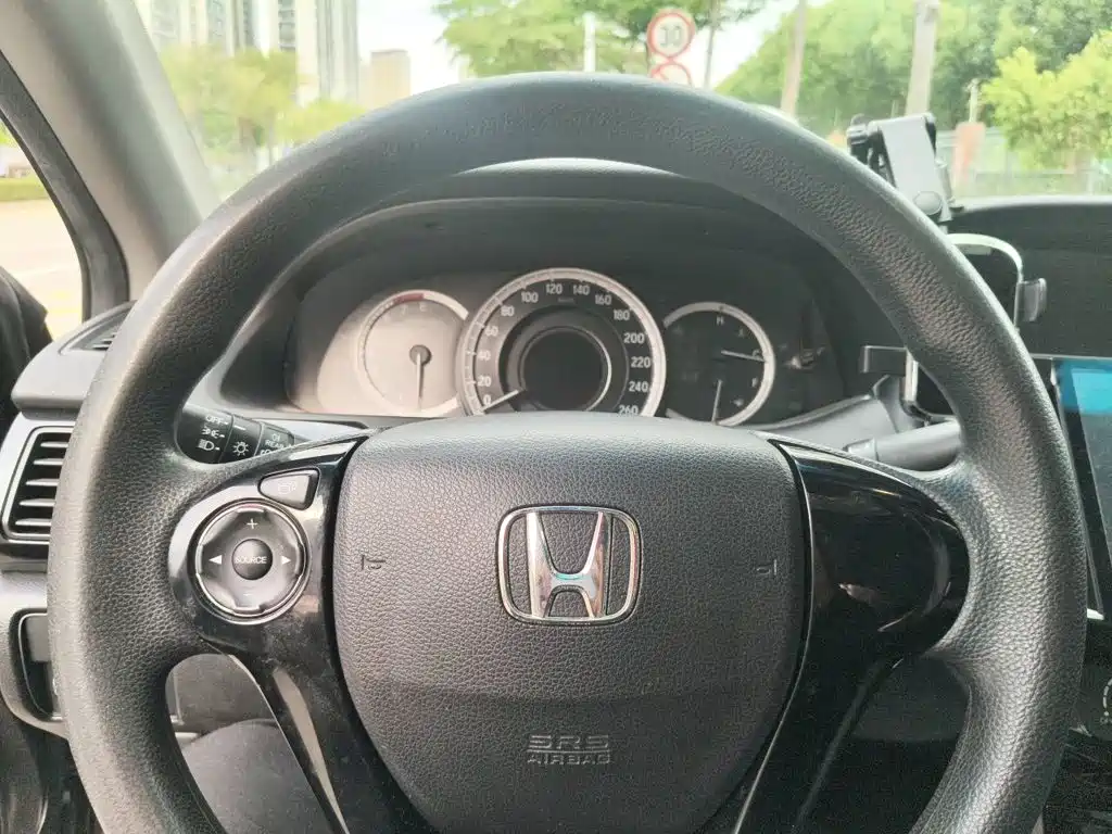 Honda Accord — миниатюра 6