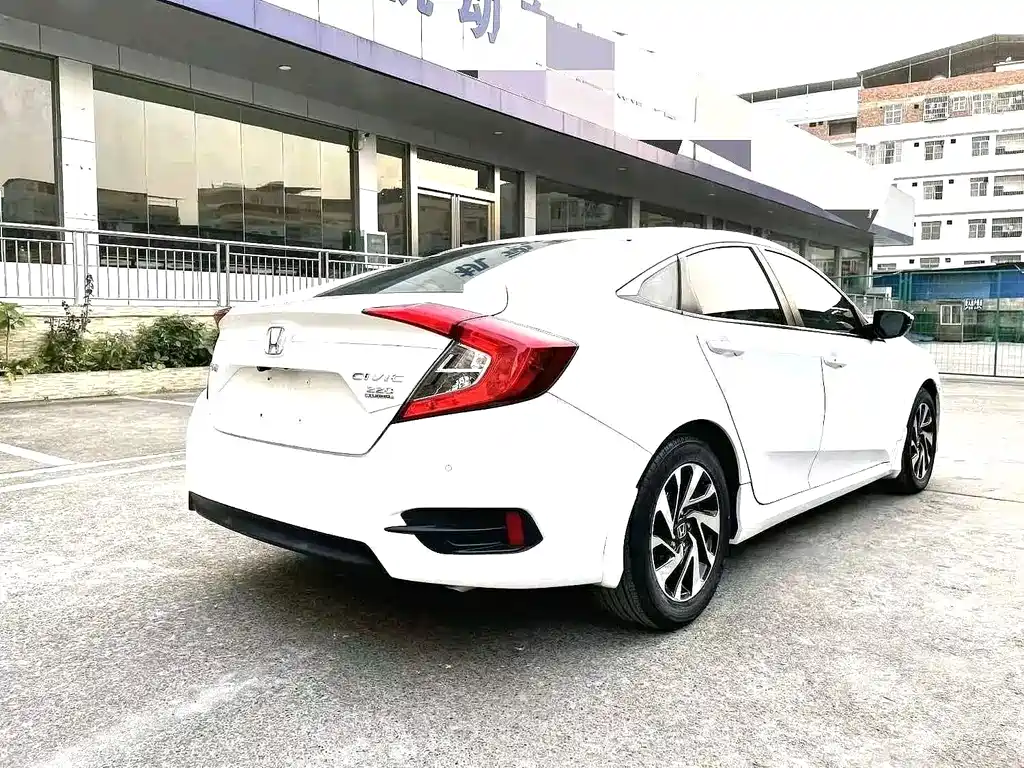 Honda Civic — миниатюра 4