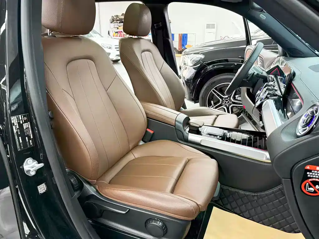 Mercedes-Benz GLB — миниатюра 17