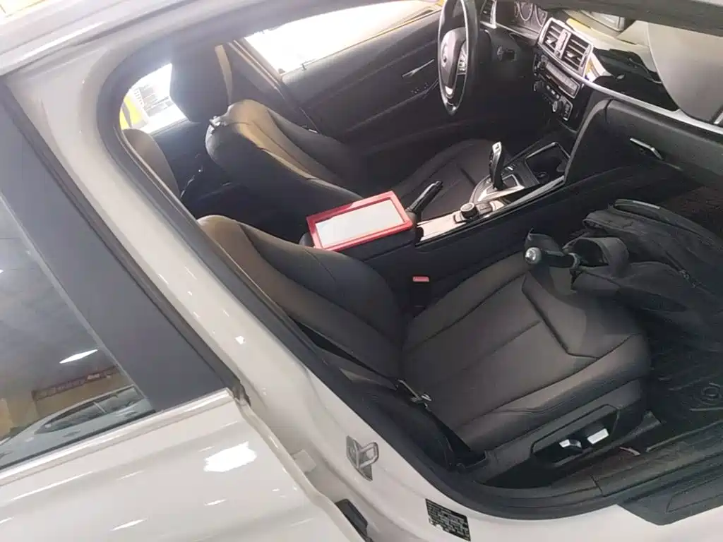 BMW 3 Series — миниатюра 25