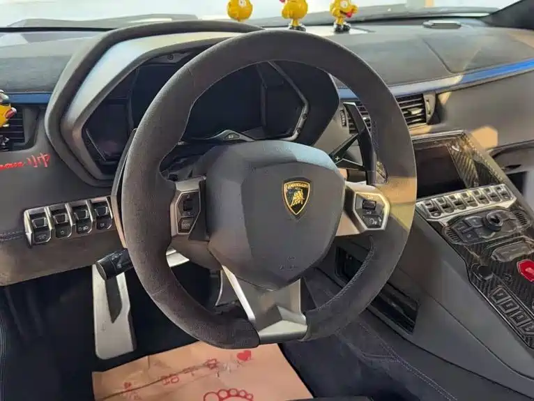 Lamborghini Aventador — миниатюра 4