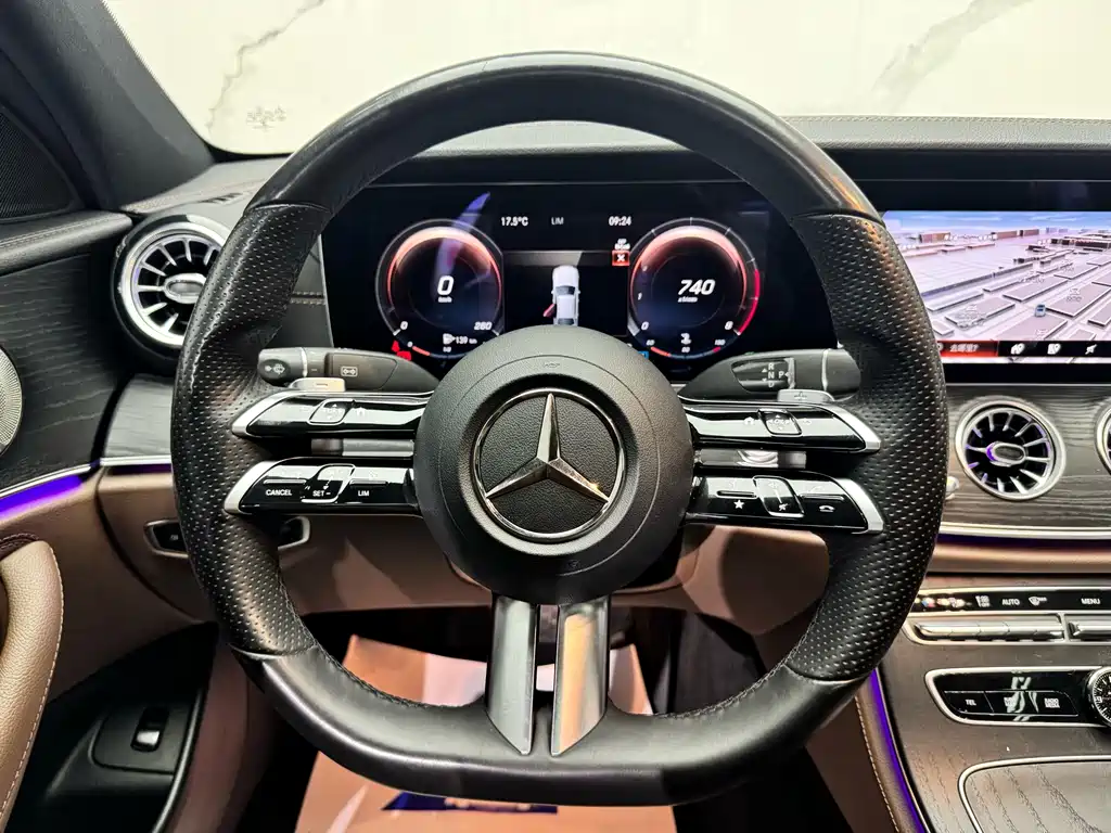 Mercedes-Benz E-Class — миниатюра 10