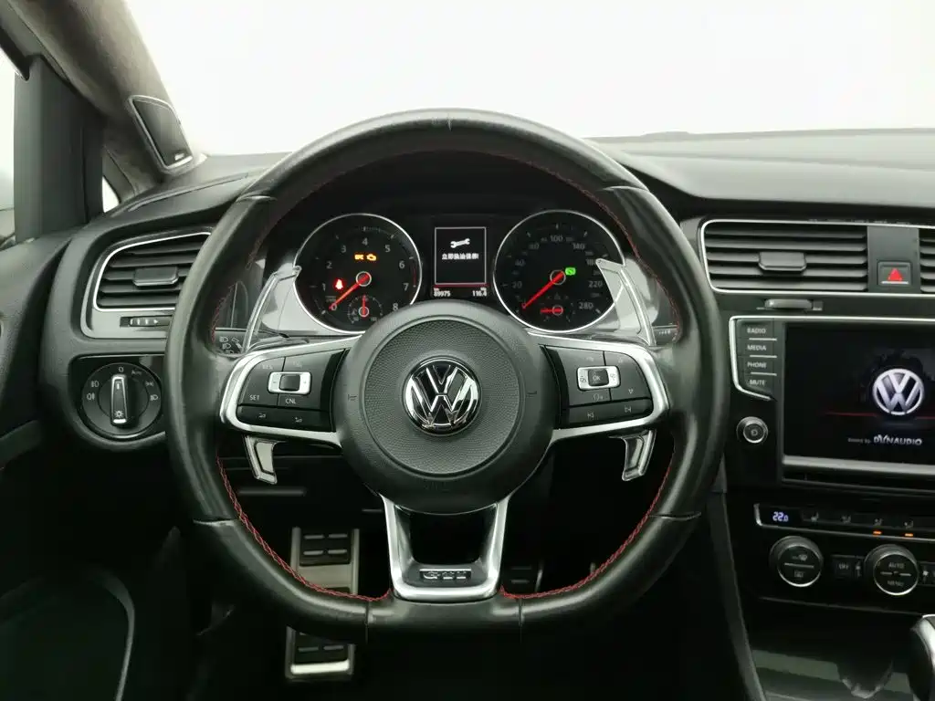 Volkswagen Golf GTI — миниатюра 11