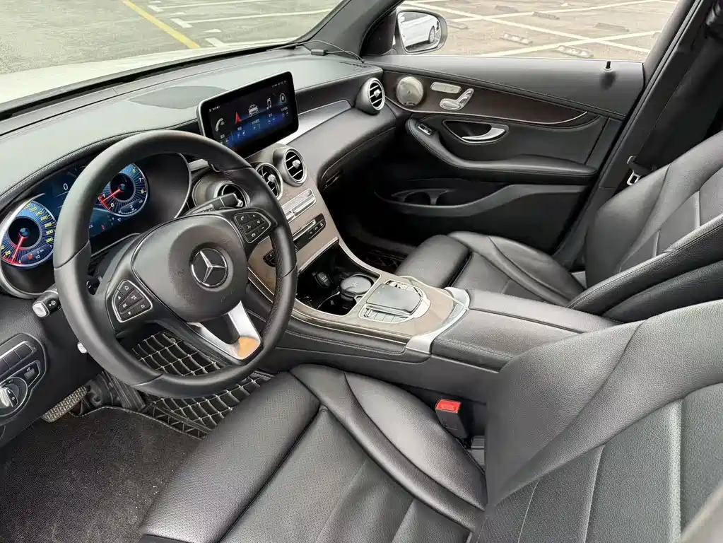 Mercedes-Benz GLC 2019 GLC 300 L 4MATIC