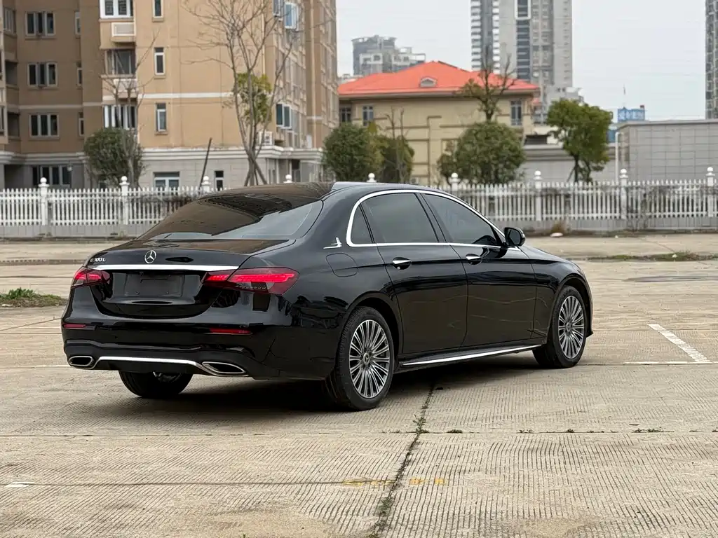 MERCEDES-BENZ E CLASS