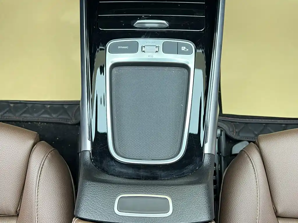 Mercedes-Benz GLB — миниатюра 20